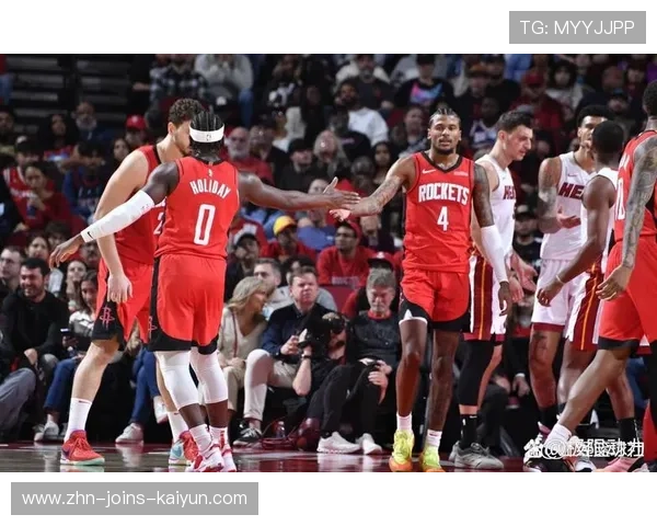 热火团队在比赛收官时以坚韧赢得胜利