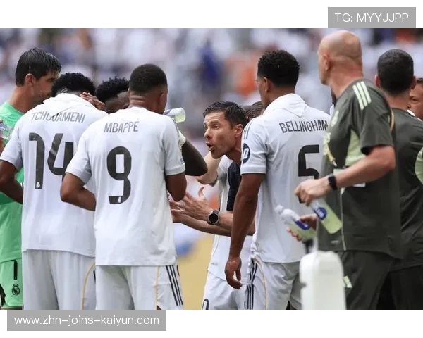 皇马传球精度挑战：中场进行高压短传成功率PK赛